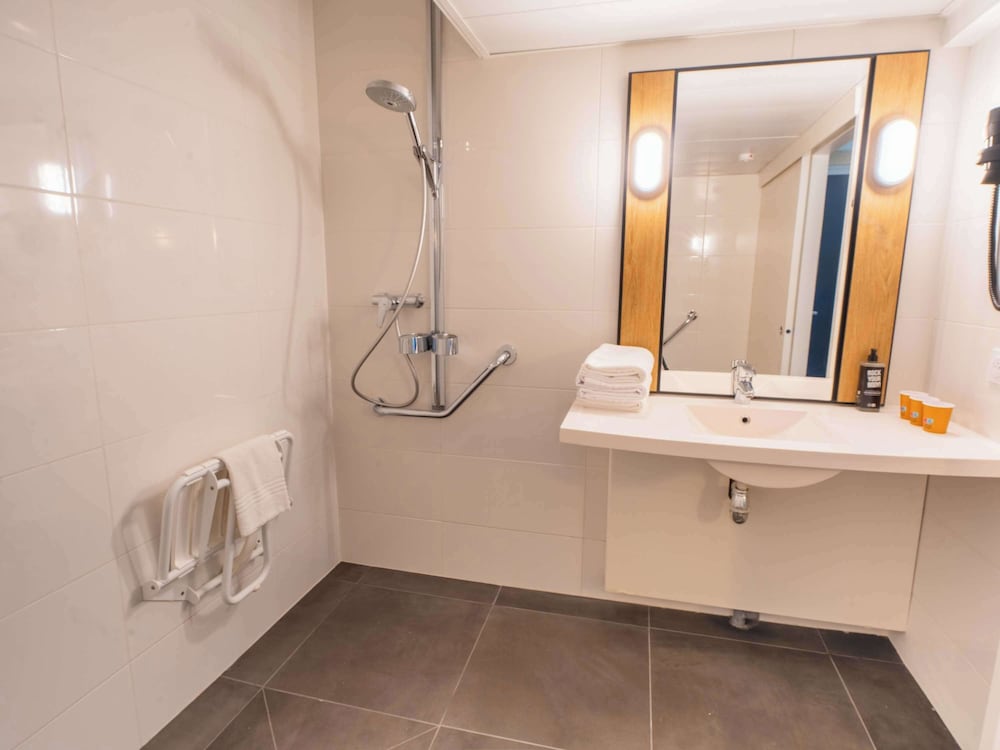 Фото Ibis Paris Porte de Vanves Parc des Expositions