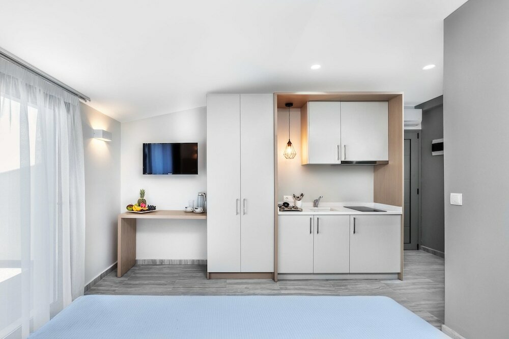 Фото Nymphes Deluxe Accommodation