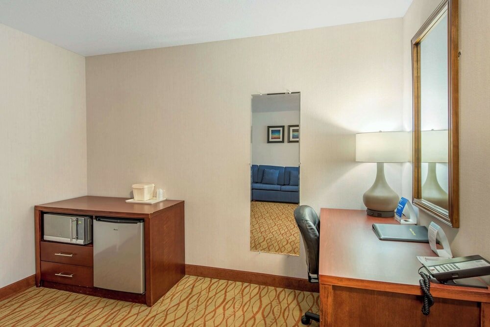 Фото Comfort Inn Mount Shasta Area