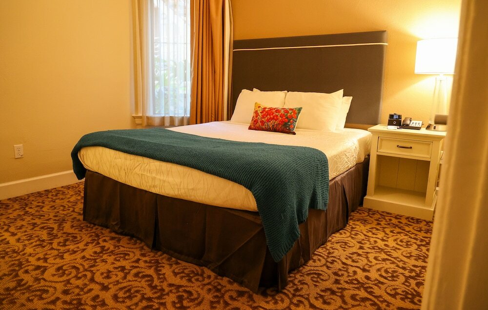 Фото City Center Inn & Suites