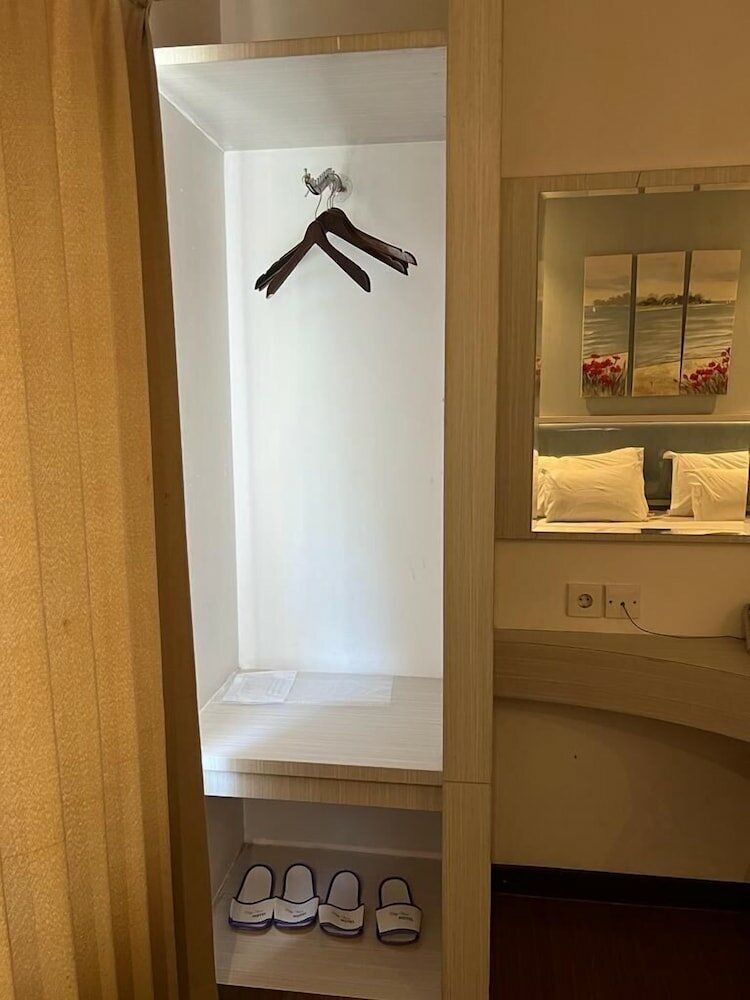 Фото City View Sorong