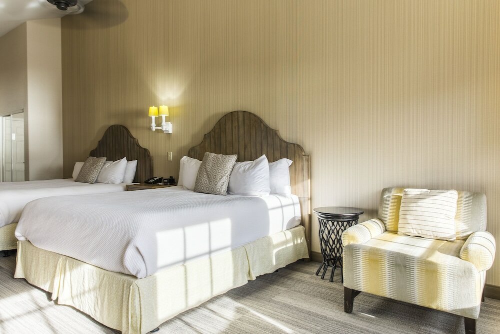 Фото Cottage Inn by The Sea