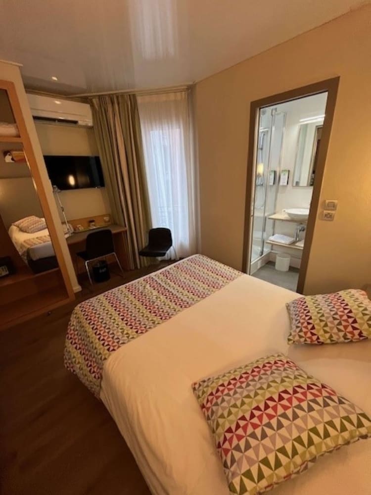 Фото Campanile Paris 14 Maine Montparnasse