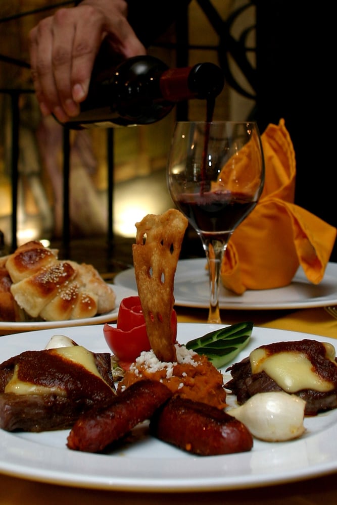 Фото Holiday Inn & Suites Guadalajara Centro Historico