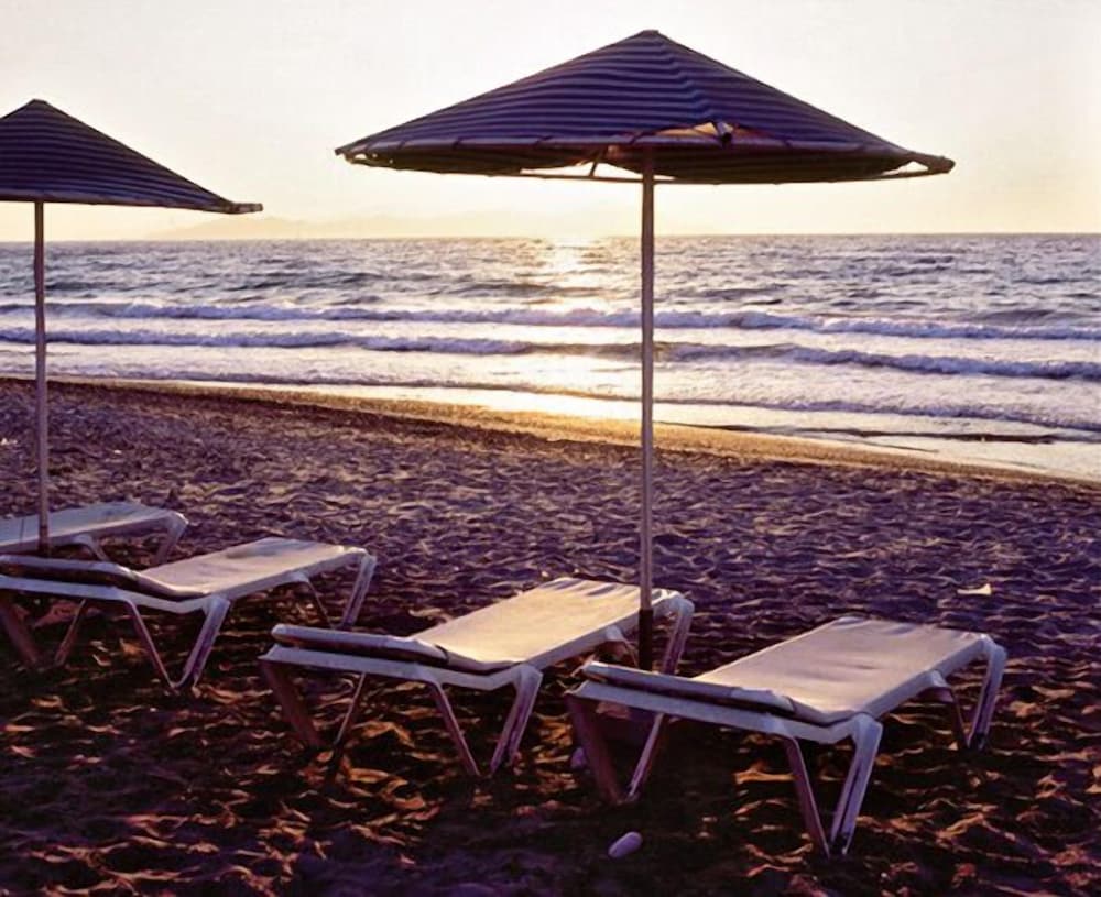 Фото Pelagos Suites Hotel & SPA