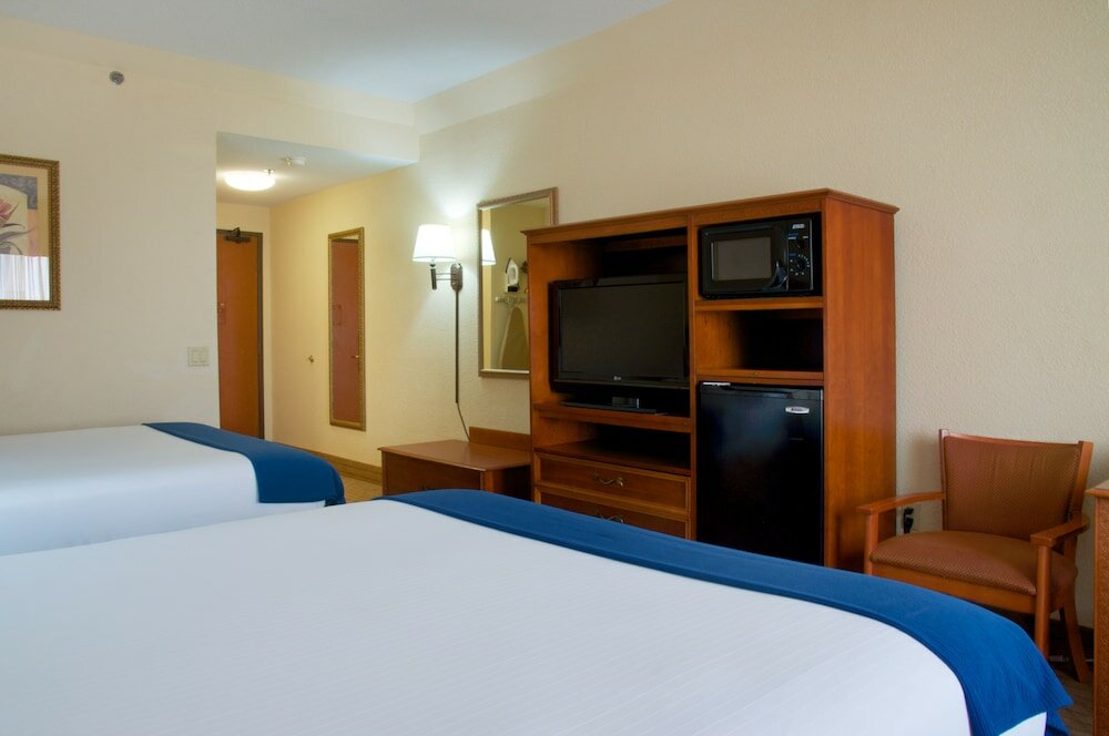 Фото Holiday Inn Express & Suites Houston - Memorial Park Area, an Ihg Hotel