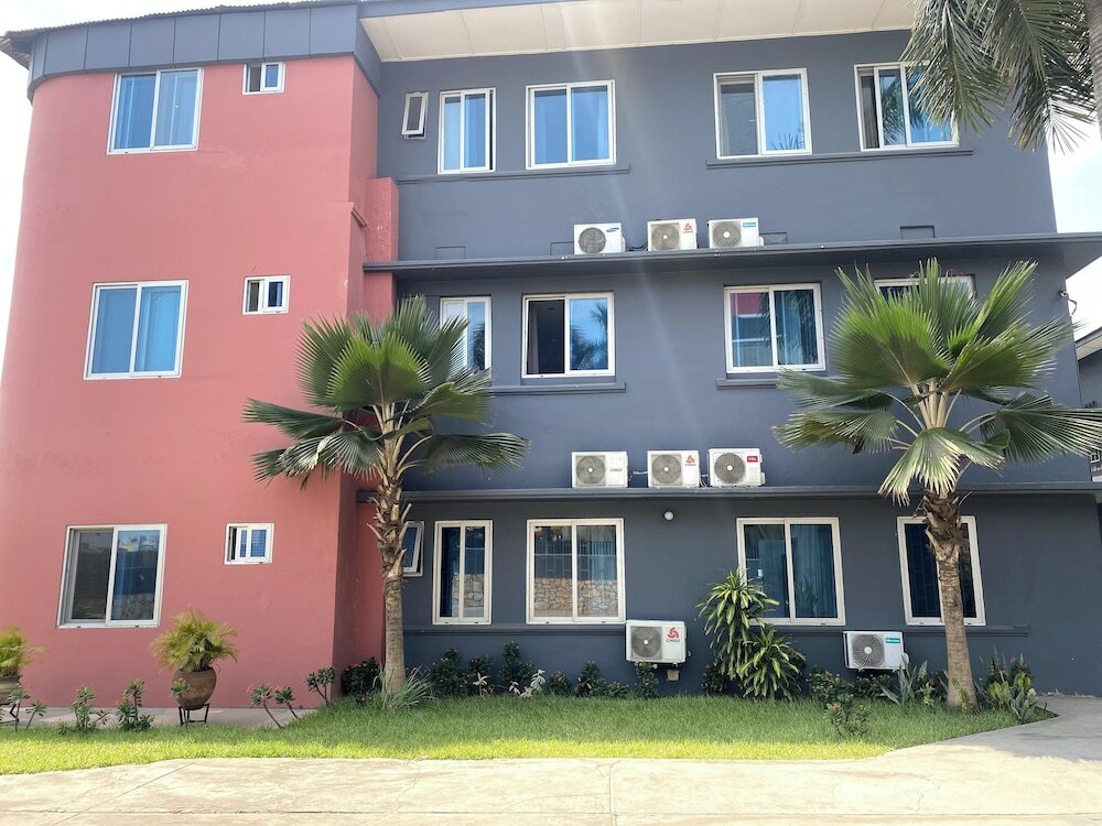 Фото отеля 2