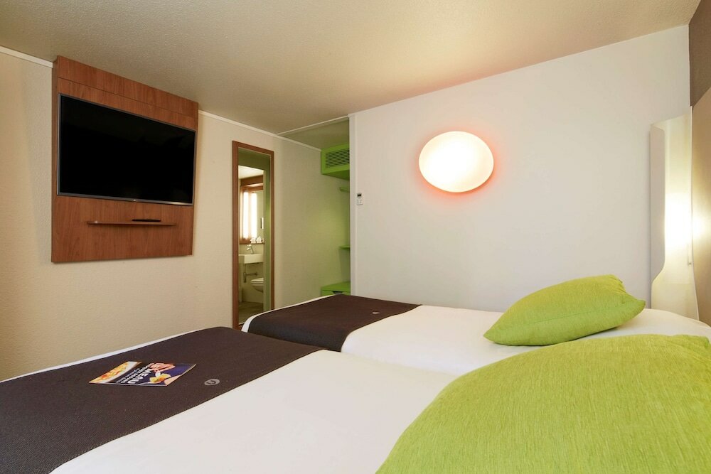 Фото Hotel Campanile Clermont Ferrand Le Brezet