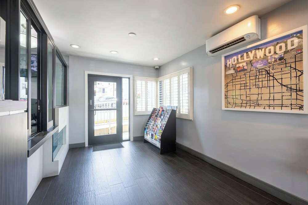 Фото Hollywood City Inn