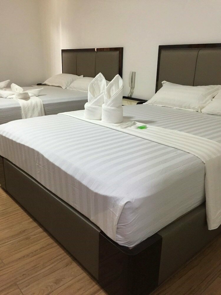 Hotel Meaco Hotel Royal - Tayuman, Manila, photo