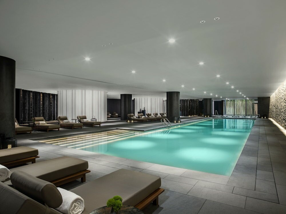 Фото The Middle House