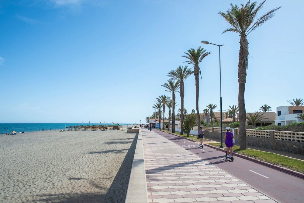 Фото Hotel Roquetas El Palmeral by Pierre & Vacances