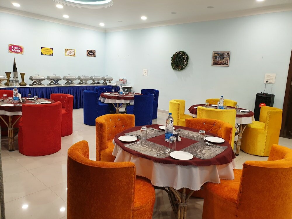 Фото Hotel Rajpur Heights