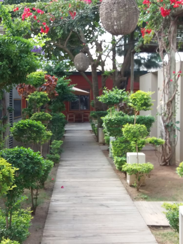 Фото Liv Inn Guest House