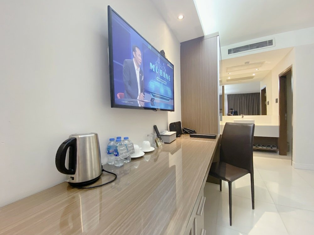 Фото The Luxe Hotel