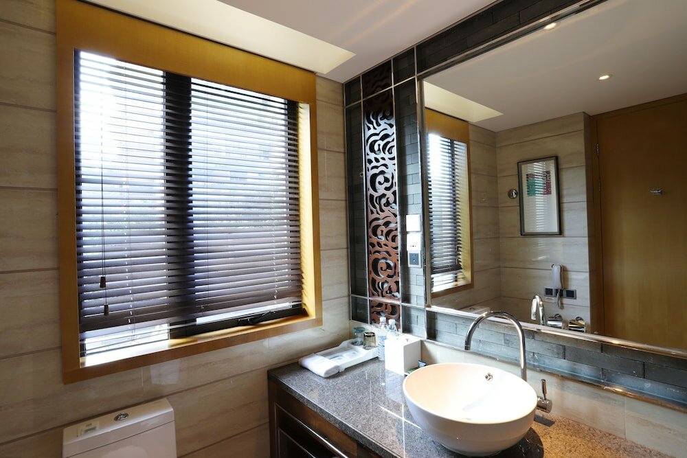 Фото Four Points by Sheraton Heyuan Resort