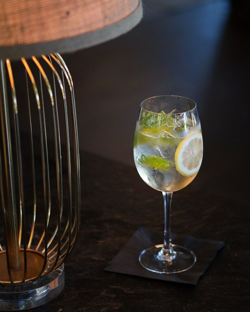 Фото The Oswego Hotel