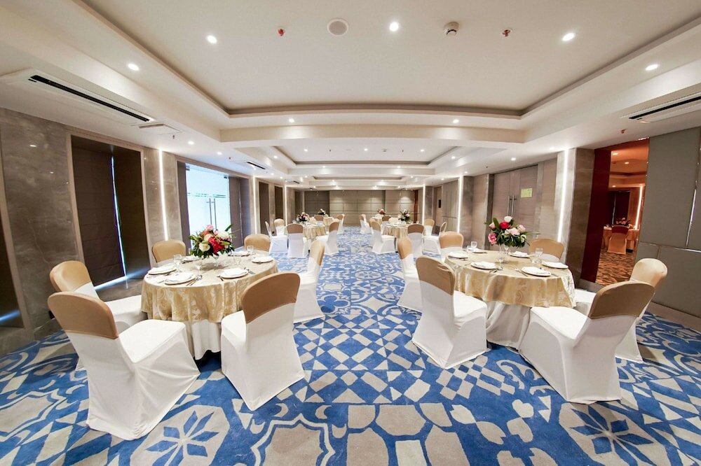 Фото Golden Tulip Lucknow