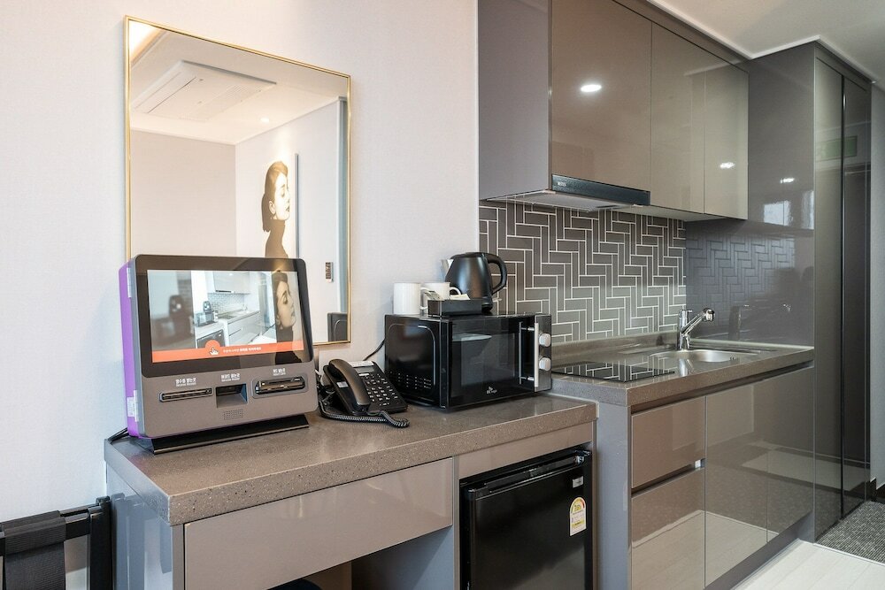 Фото GriffinBay Hotel