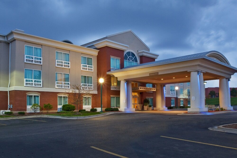 Фото Holiday Inn Express Hotel & Suites Grand Rapids-North, an Ihg Hotel