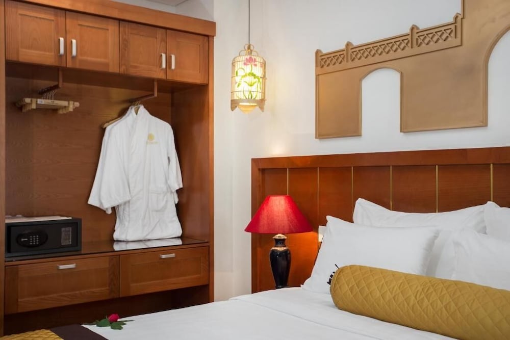 Фото Hanoi Golden Holiday Hotel