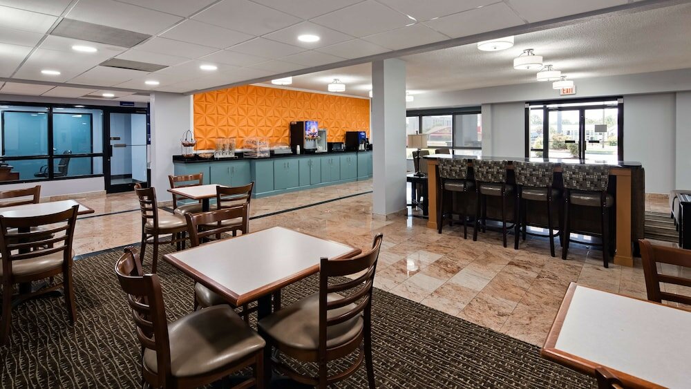 Фото Best Western Emporia