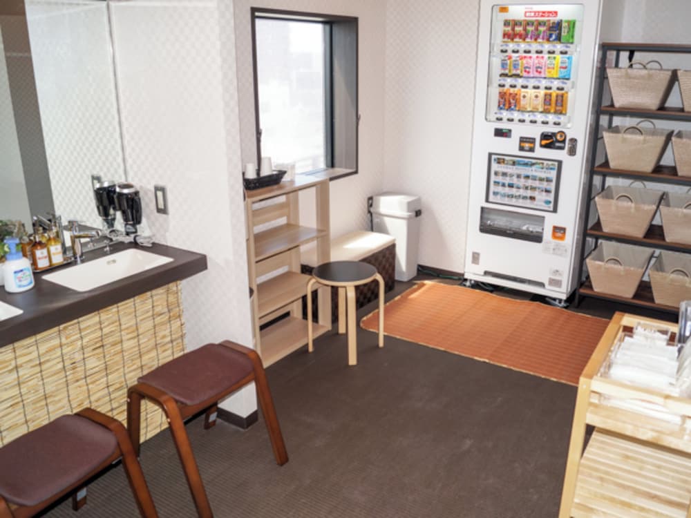 Фото Hotel LiVEMAX Saitama Asakaekimae