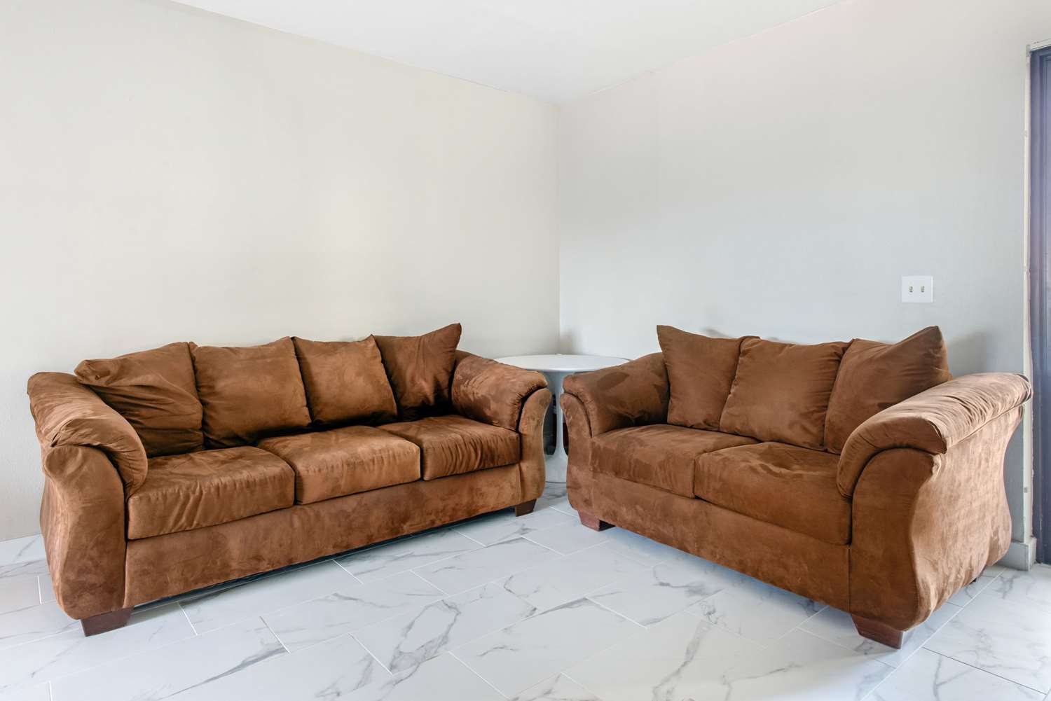 Фото Clarion Inn & Suites Kissimmee-Lake Buena Vista South