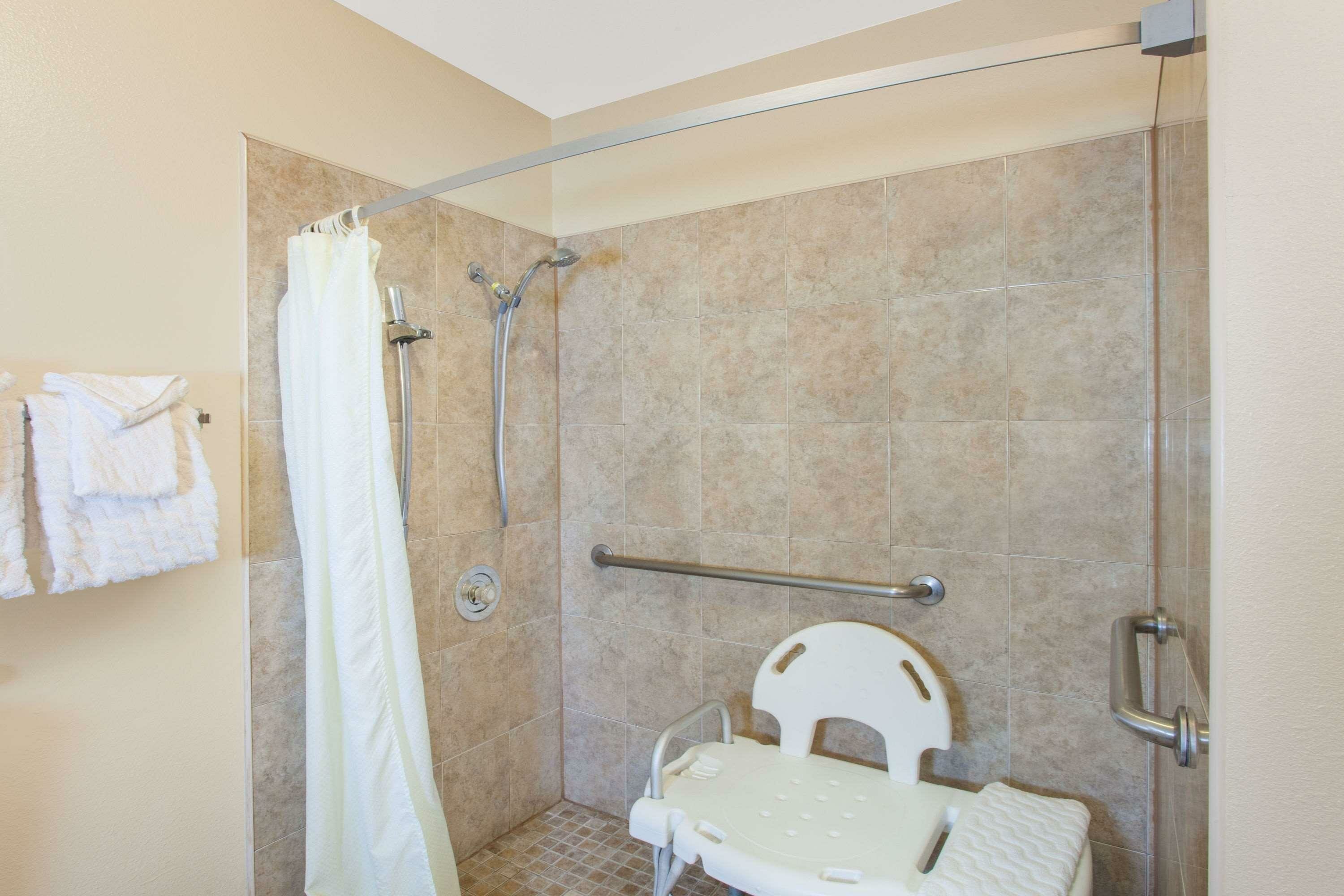 Фото Super 8 by Wyndham Los Angeles/Alhambra