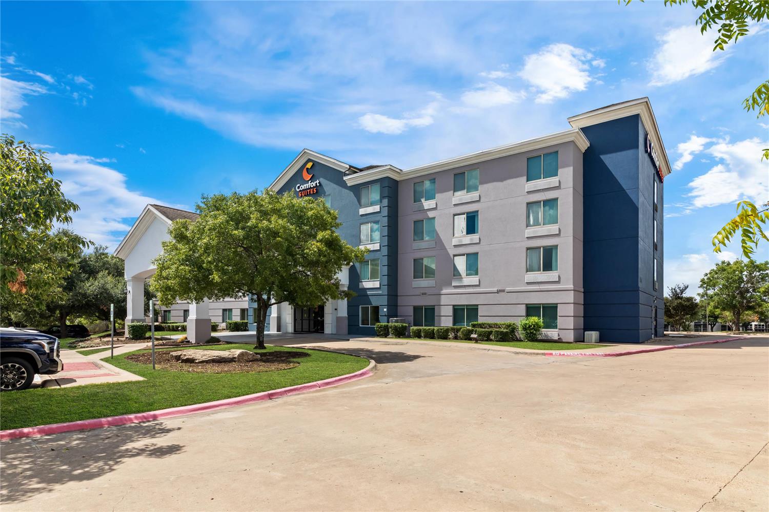 Фото Comfort Suites Austin Airport