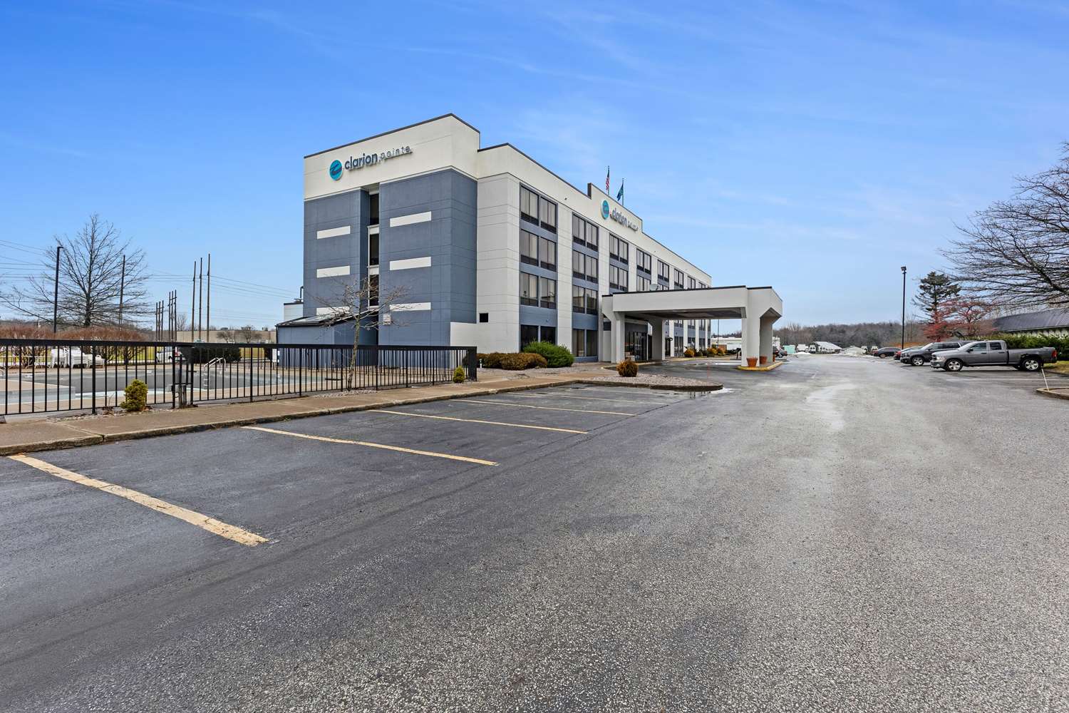 Фото Clarion Pointe Near Erie Casino