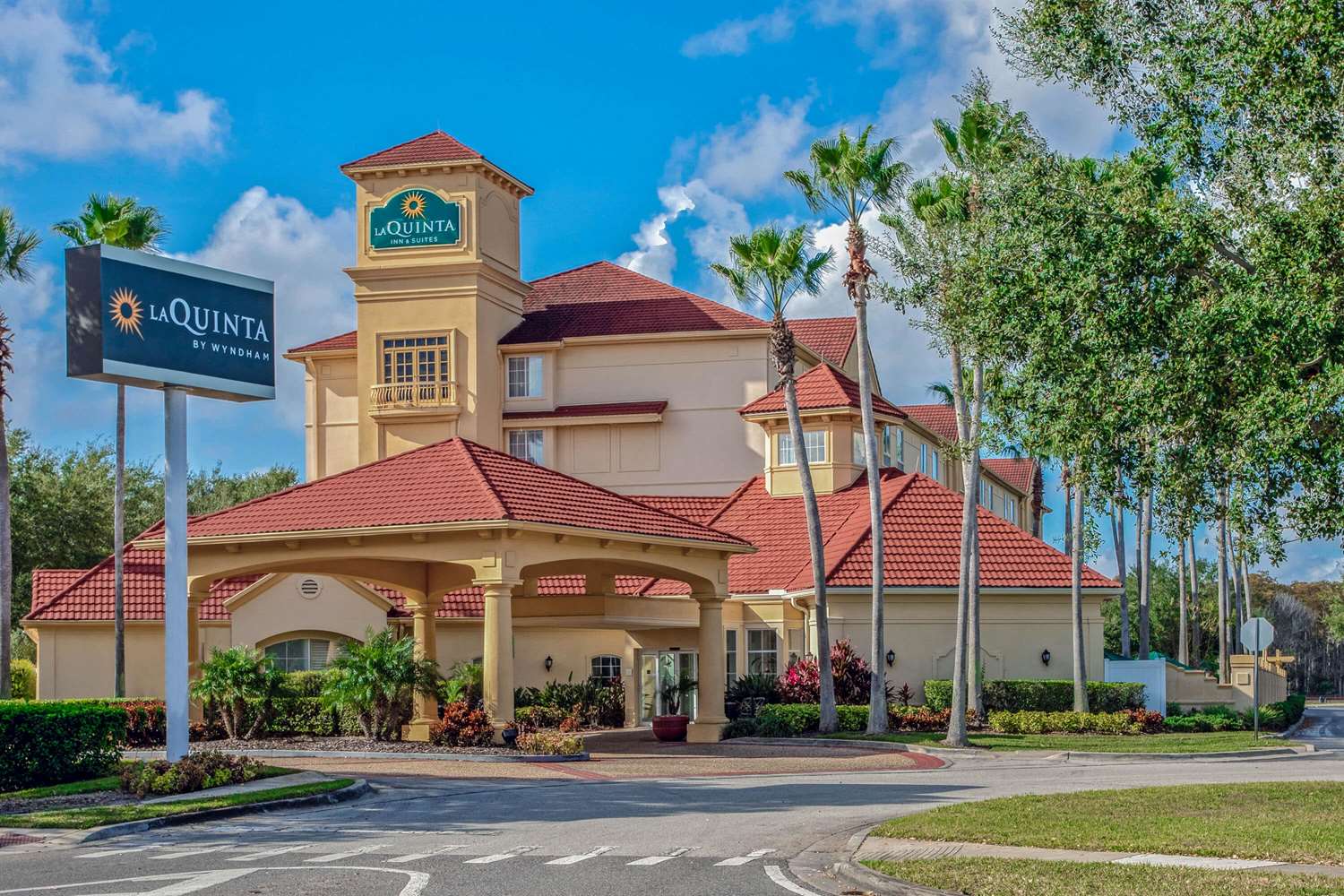 Фото La Quinta Inn & Suites by Wyndham Orlando Airport North