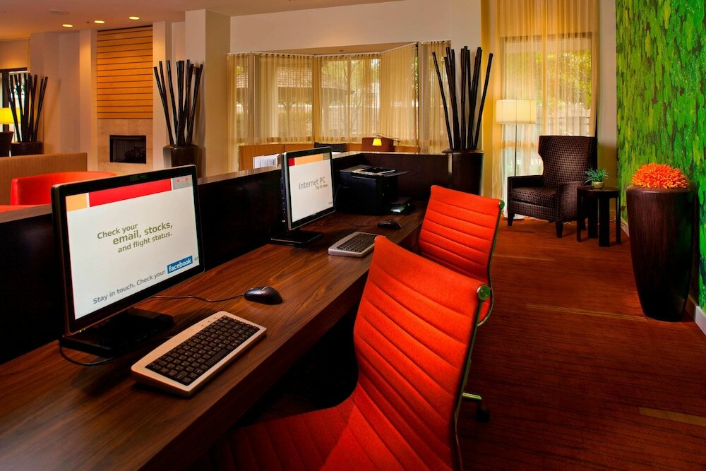 Фото Courtyard by Marriott New Orleans Metairie