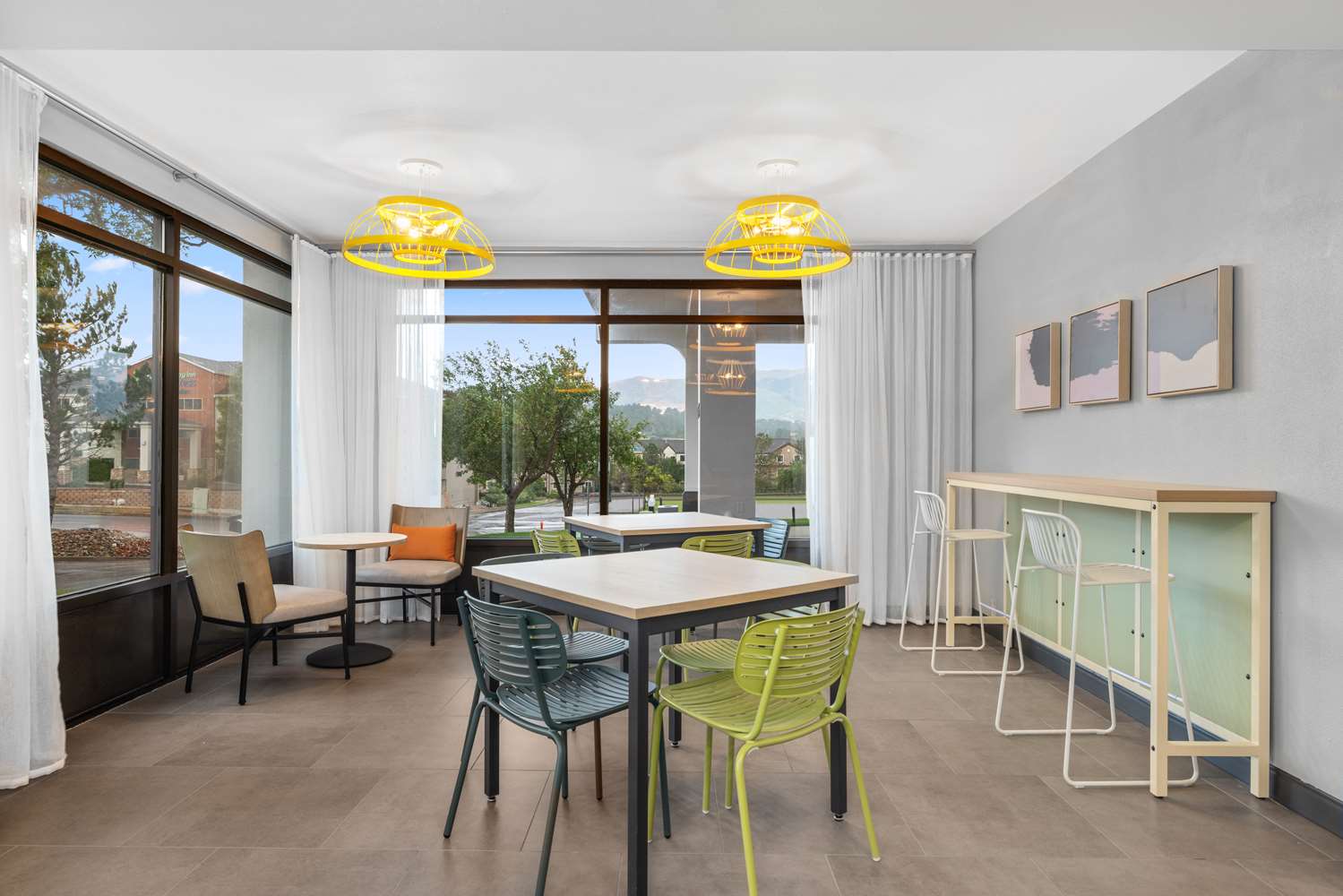 Фото Wingate by Wyndham Colorado Springs