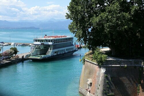 Внешний вид отеля Hotel Bell'Arrivo в Пескиера-дель-Гарде, фото 5