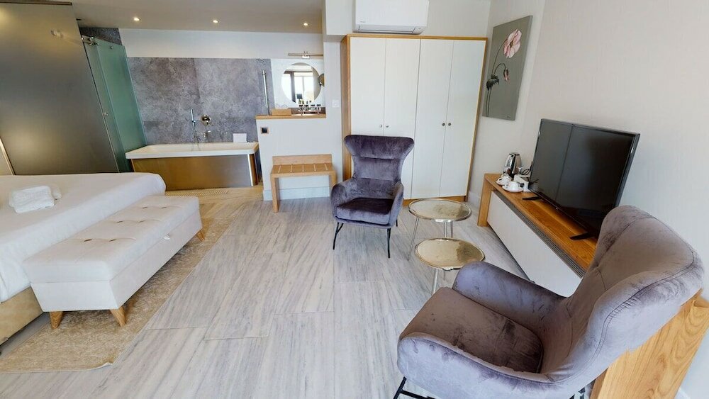 Фото Valeni Boutique Hotel