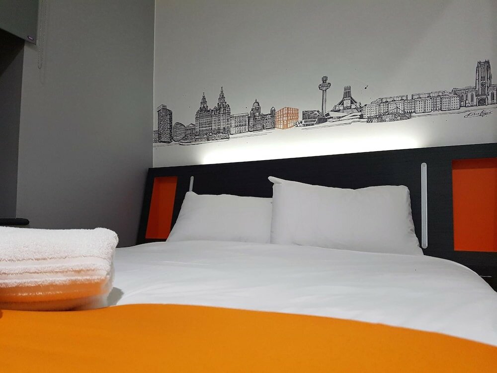 Фото EasyHotel Liverpool City Centre