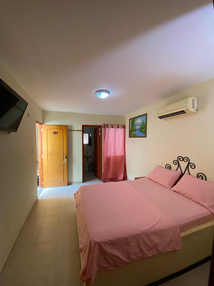 Фото Hostal Solymar