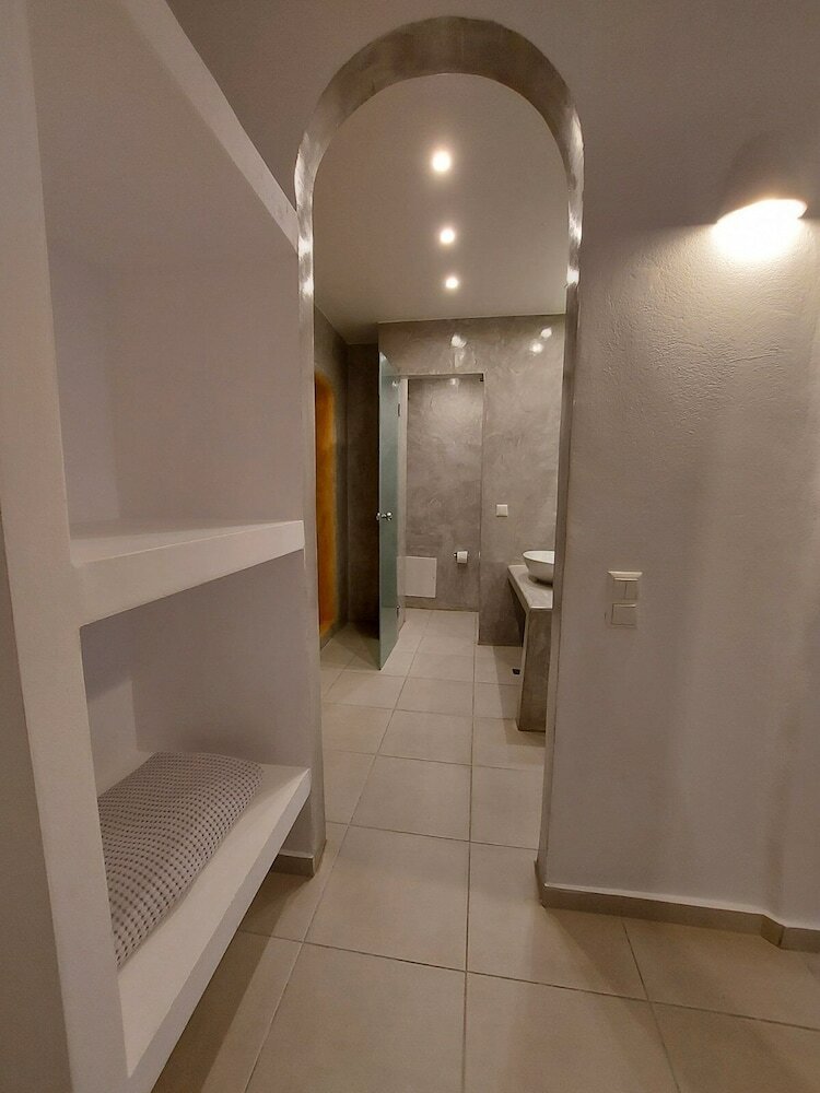 Фото Ambience Suites