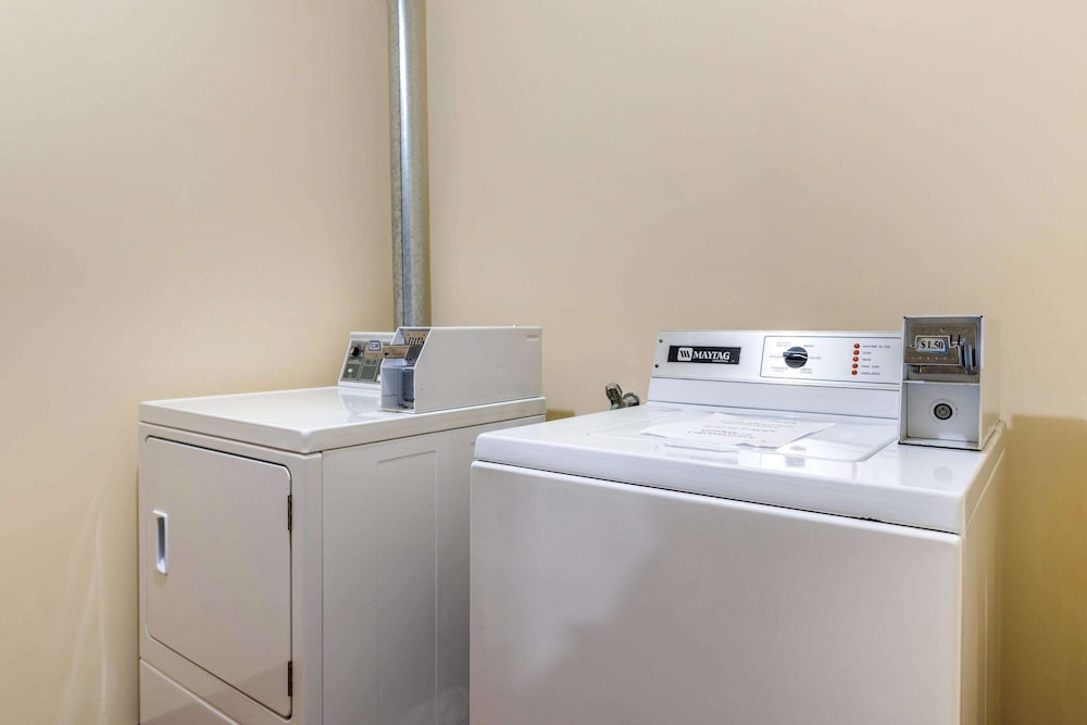 Фото Quality Inn & Suites Bathurst