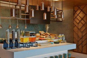 Гостиница DoubleTree by Hilton Sharjah Waterfront Hotel & Residences