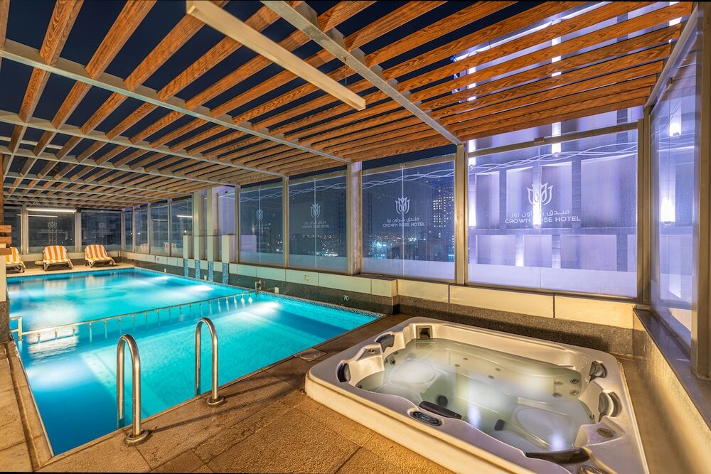 Фото Crown Rose Hotel