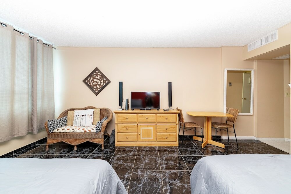 Фото Castle Beach Club Apartments