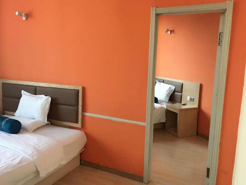 Фото 7 Days Inn Harbin Railway Station Zhanqian Square Branch