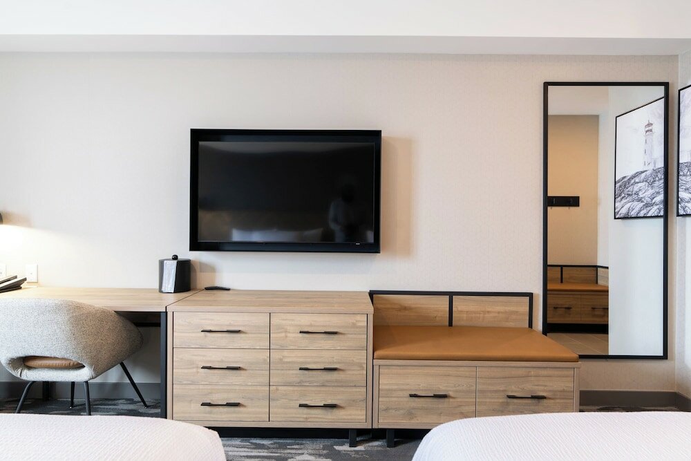 Фото Sandman Hotel & Suites Winnipeg Airport