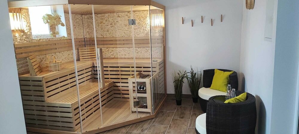 Фото Ferien- & Reitsport Hotel Brunnenhof