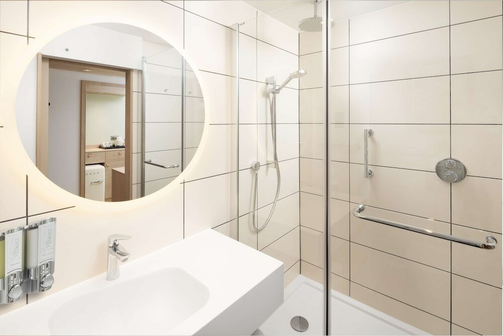 Фото Hampton by Hilton Rochdale