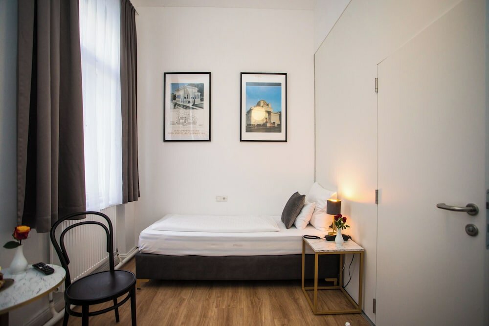 Фото Pension Central - Self Check-in