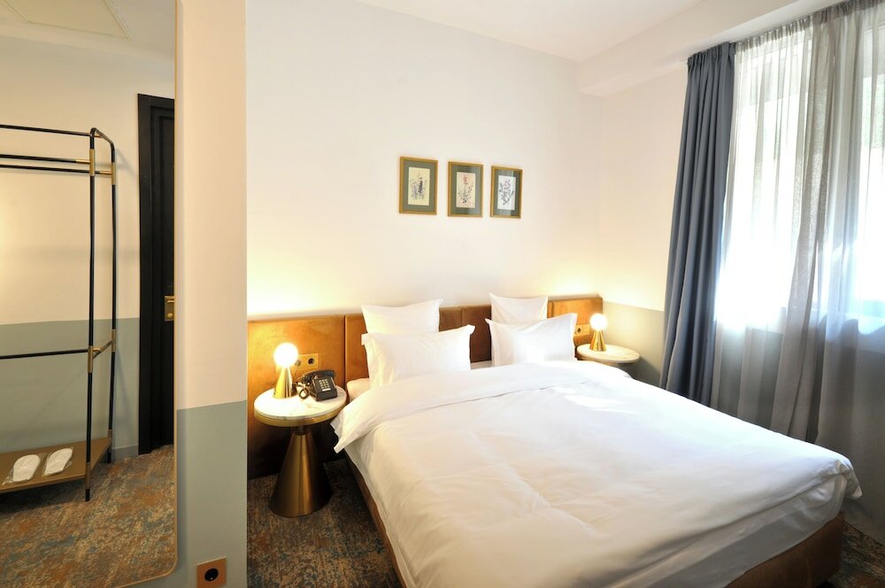 Фото Castor & Pollux