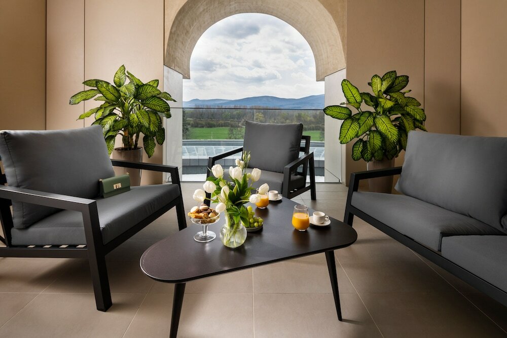 Фото Kings Valley Medical & SPA Hotel